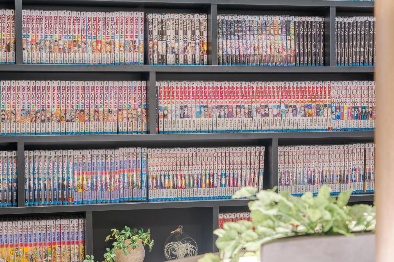 Quintessa Hotel Osaka Shinsaibashi Comic & Books Exterior photo