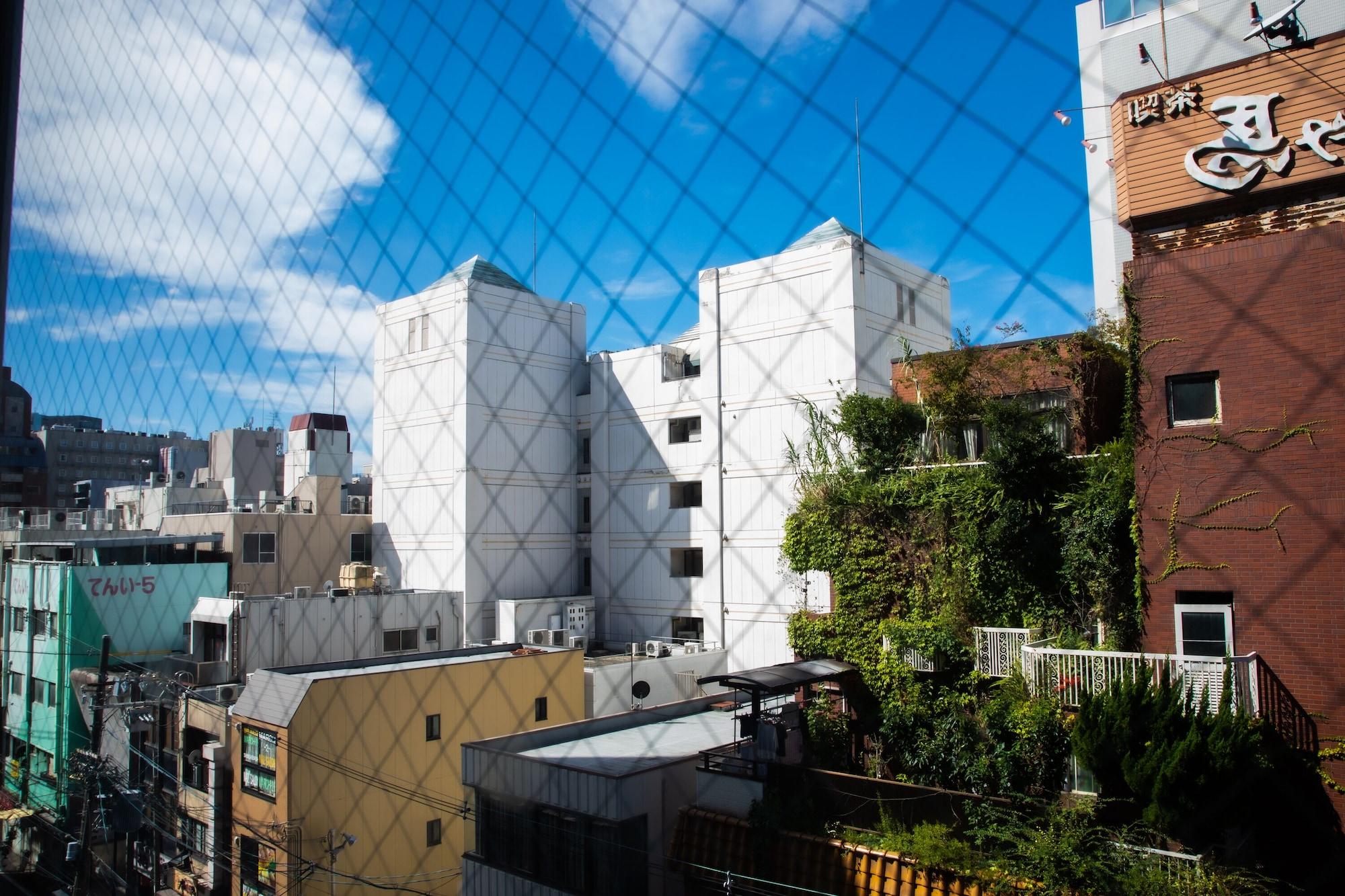 Quintessa Hotel Osaka Shinsaibashi Comic & Books Exterior photo